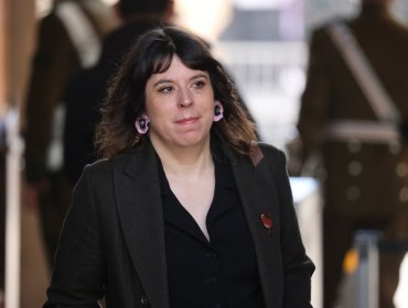Presidenta del FA rechaza dichos de Tohá sobre la izquierda: "Asume una caricatura establecida por la derecha"