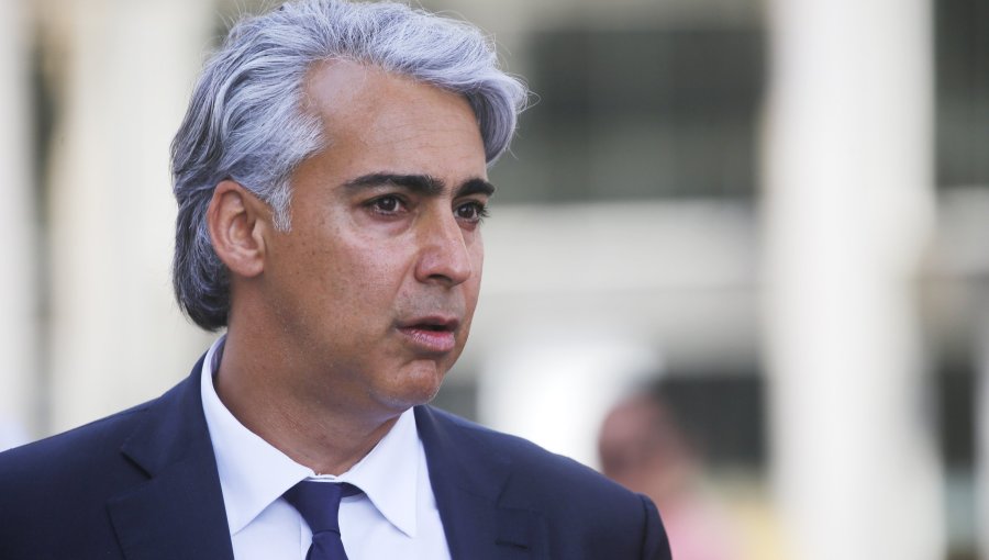 Marco Enríquez-Ominami cuestiona el manejo financiero del Gobierno y acusa que el país enfrenta un "desastre fiscal"