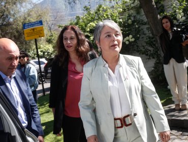 Jara amplía ventaja con un estancado Kast, mientras Matthei sigue bajando, según Cadem