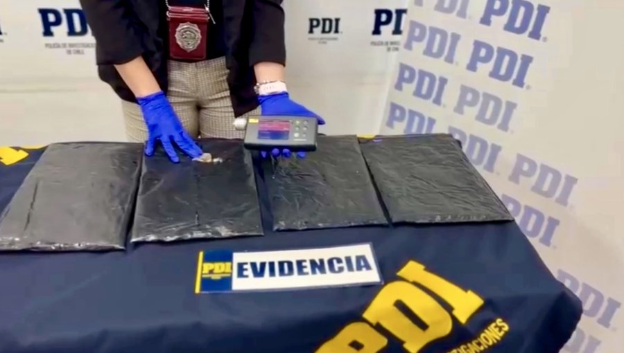 Sorprenden en el aeropuerto de Pudahuel a pasajero chileno proveniente de España con más de 5 kilos de éxtasis en su maleta