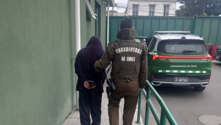 Fiscalización policial permite detener a dos hombres prófugos de la justicia en La Cruz