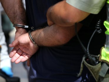 Grave se encuentra mujer quemada en Pelarco tras brutal intento de femicidio: su hija de 3 años alertó a la familia