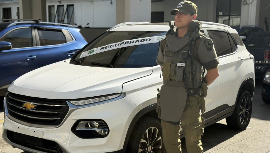 Ciudadano extranjero fue detenido por circular en automóvil con documentación y patentes falsas en el plan de Valparaíso