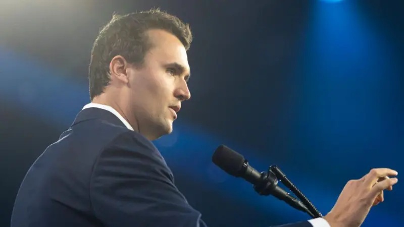 EE.UU. revoca las visas de seis extranjeros por comentarios sobre la muerte de Charlie Kirk en redes sociales