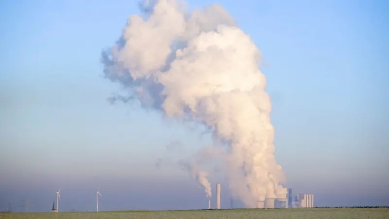 Organización Meteorológica Mundial alerta que el CO2 en la atmósfera llegó a su máximo histórico en 2024