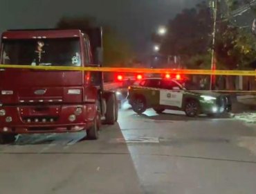 Carabinero fue baleado en una pierna durante forcejeo con delincuente al que intentaba detener en Recoleta: está fuera de riesgo vital