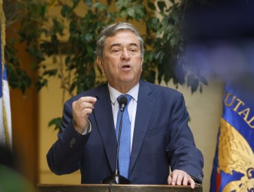 Senador Coloma arremete contra Secretaria general de Republicanos tras dichos sobre Jaime Guzmán: "No lo conoció"