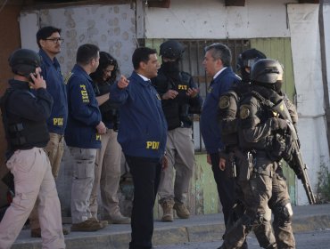 Intensos allanamientos en la región Metropolitana y de Valparaíso tras banda autora de 16 violentos turbazos