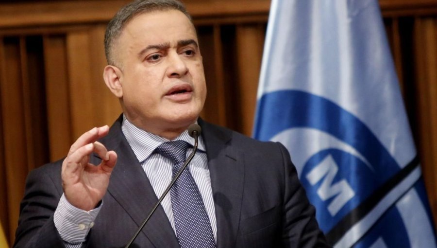 Fiscal de Venezuela descarta participación de su gobierno en crimen de Ojeda y arremete contra Boric: "Es un Presidente repudiado"