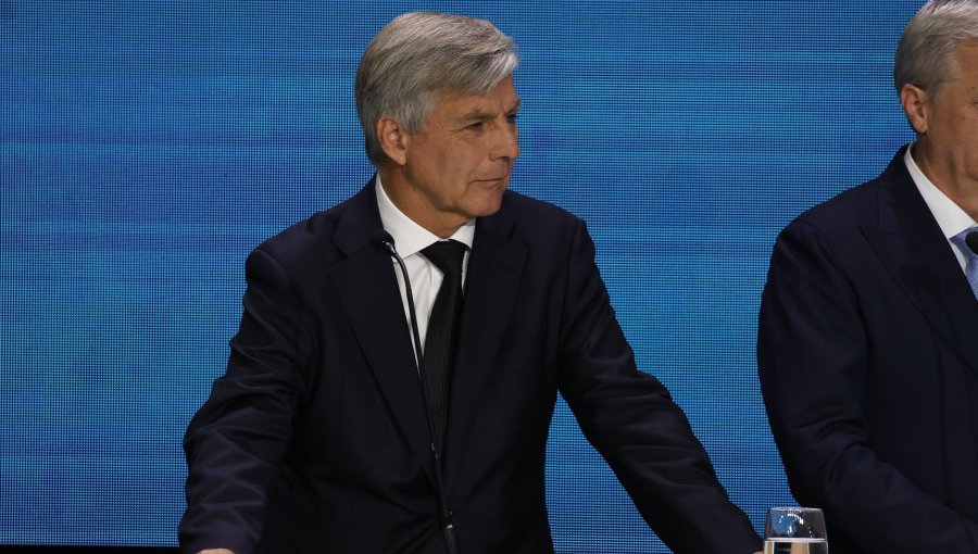 Mayne-Nicholls se suma a críticas contra asesor republicano por columna sobre "parásitos" en el Estado: "La cordura se le acabó"