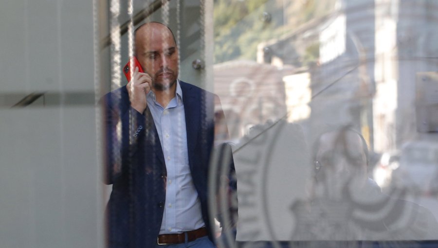Diputado Longton se enfrenta al Gobierno por "insuficiente" presupuesto para la Contraloría: "Espero que recapaciten y lo incrementen"