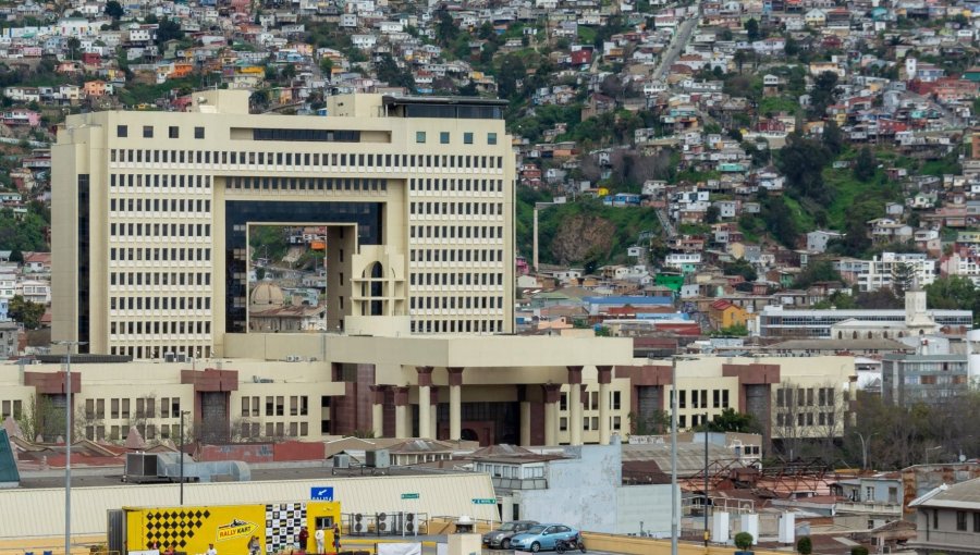 Radiografía a los funcionarios del Congreso Nacional que reciben remuneraciones superiores a las de diputados y senadores
