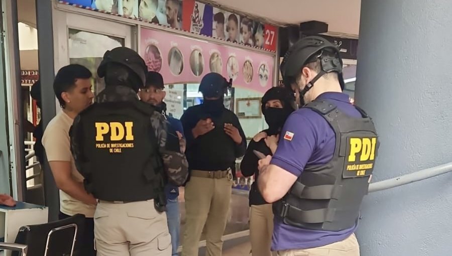 Amplio operativo de la PDI en galería de Viña del Mar permite detectar a 27 extranjeros irregulares: dos de ellos fueron detenidos