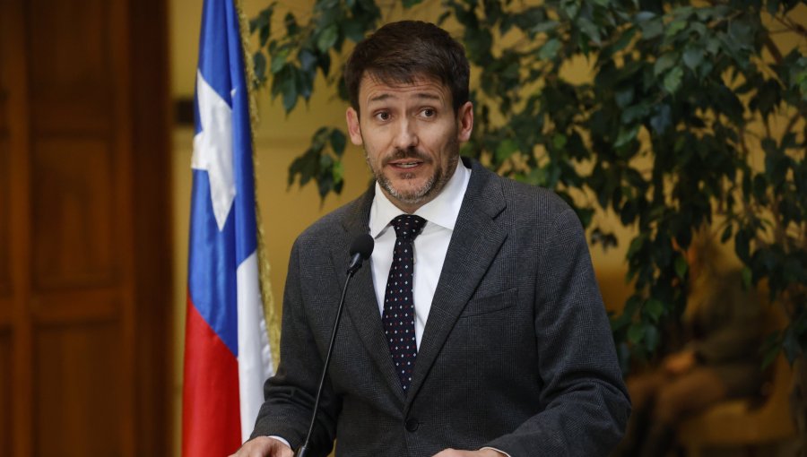 Salida de Pardow: Oficialismo valora la renuncia y oposición emplaza al Gobierno a "hacer valer otras responsabilidades"