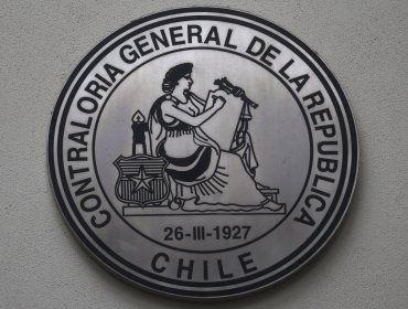 "Desvirtúa información": Contraloría oficia a la Subsecretaría de Patrimonio tras discrepancia en cifras sobre "permisología"