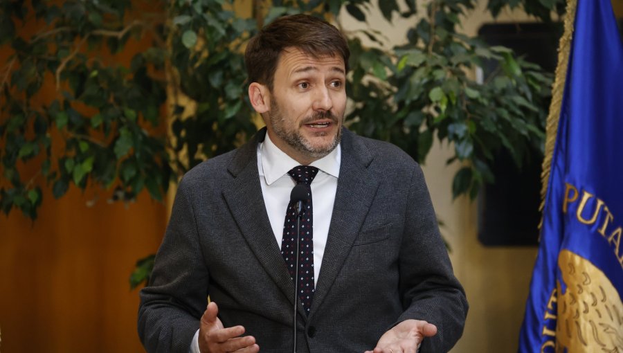 Ministro de Energía admite impacto por error de CNE en cuentas de electricidad: “Es grave y tendrá consecuencias”
