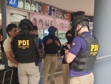Amplio operativo de la PDI en galería de Viña del Mar permite detectar a 27 extranjeros irregulares: dos de ellos fueron detenidos