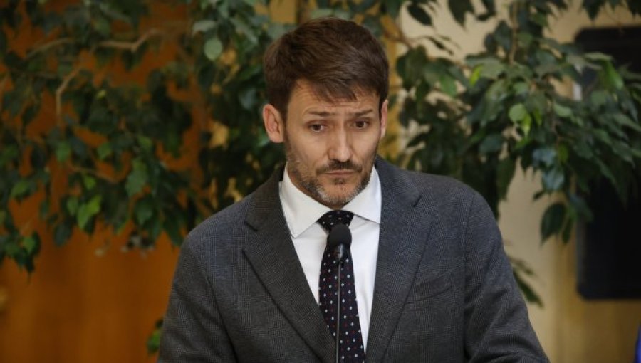 CNE afirma que ministro Pardow supo del "error" de las tarifas eléctricas a mediados de septiembre