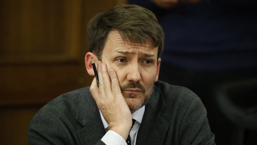 UDI baja la acusación constitucional contra Diego Pardow tras su renuncia y exige compensaciones