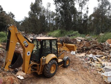 Intensifican limpieza de sector usado como macrobasural en la parte alta de Valparaíso