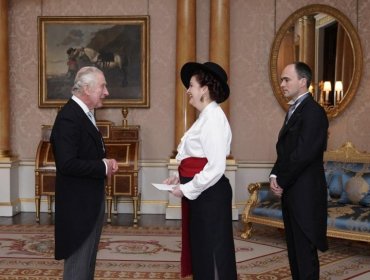 Exembajadora de Chile en el Reino Unido demanda a Cancillería y exige $190 millones más disculpas públicas por su remoción