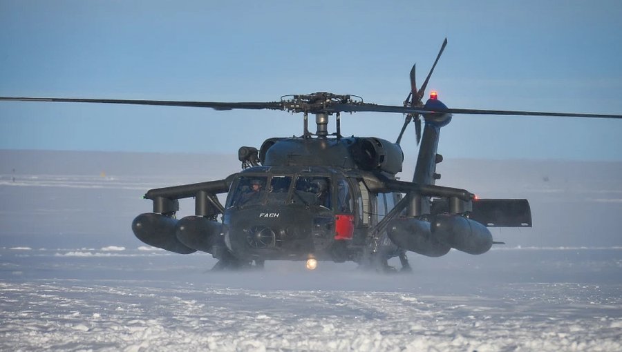 Sigue la incógnita por helicóptero de la FACh desaparecido en Campos de Hielo Sur