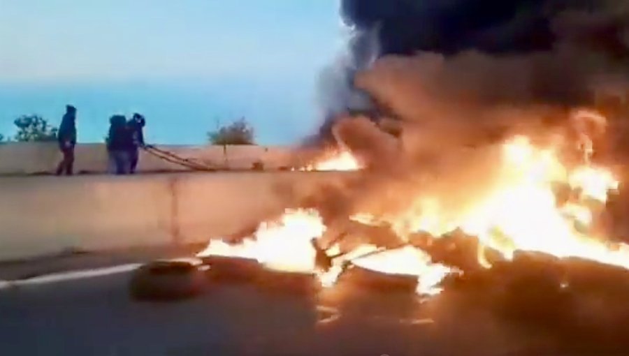 Barricadas en ruta Las Palmas originaron alta congestión en Viña del Mar: manifestantes protestaban por desaparición de Julia Chuñil