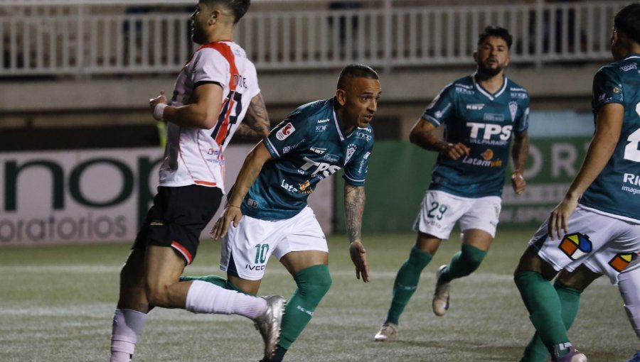 Wanderers cae en Curicó y comienza a poner en riesgo opción de subir a Primera