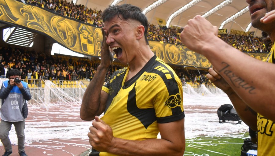 Coquimbo Unido gana a Colo Colo y mantiene tranco de campeón
