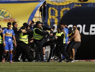 Vergonzoso actuar de hinchas de Everton en Sausalito: Agredieron a jugadores y golperon a mujer