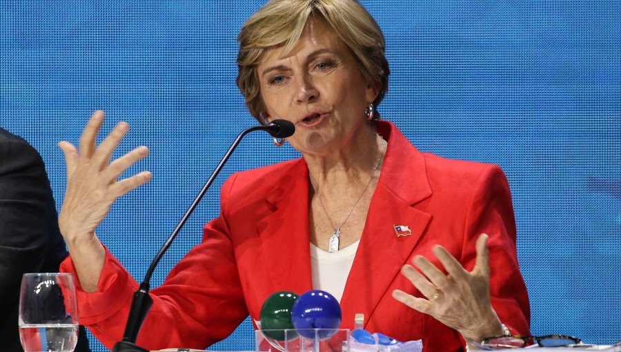 Evelyn Matthei felicita a Rodrigo Paz por su victoria en Bolivia y propone un trabajo en conjunto contra migración y crimen organizado