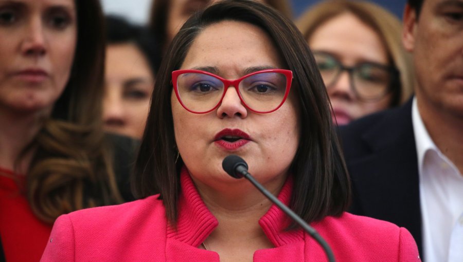 Secretaria General de Republicanos reconoce "equivocación" al hablar de Jaime Guzmán, pero insiste en que hubiera votado por Kast