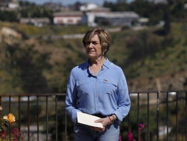 Evelyn Matthei cuestiona “subsidio de papel con letra chica” y anuncia que declarará "hábiles" a todas las víctimas del megaincendio