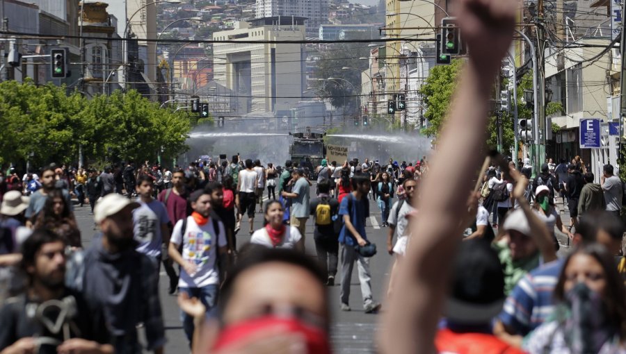 Informe de Fiscalía devela que, fuera de Santiago, en la región de Valparaíso fue donde más delitos se cometieron en el estallido social