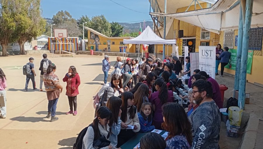 Seremi de Salud de Valparaíso certifica a monitores para el bienestar humano, animal y ambiental en Laguna Verde