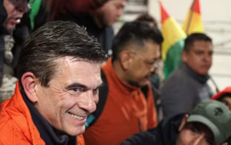 Analistas estiman que economía chilena puede ser beneficiada por el Gobierno de Rodrigo Paz