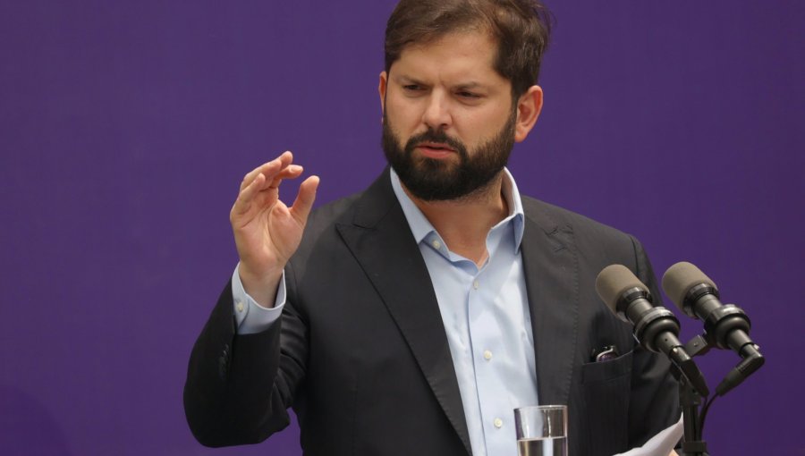 Presidente Boric afirma que "cada peso será devuelto" por error en tarifas en cuentas de luz y destaca renuncia de Pardow