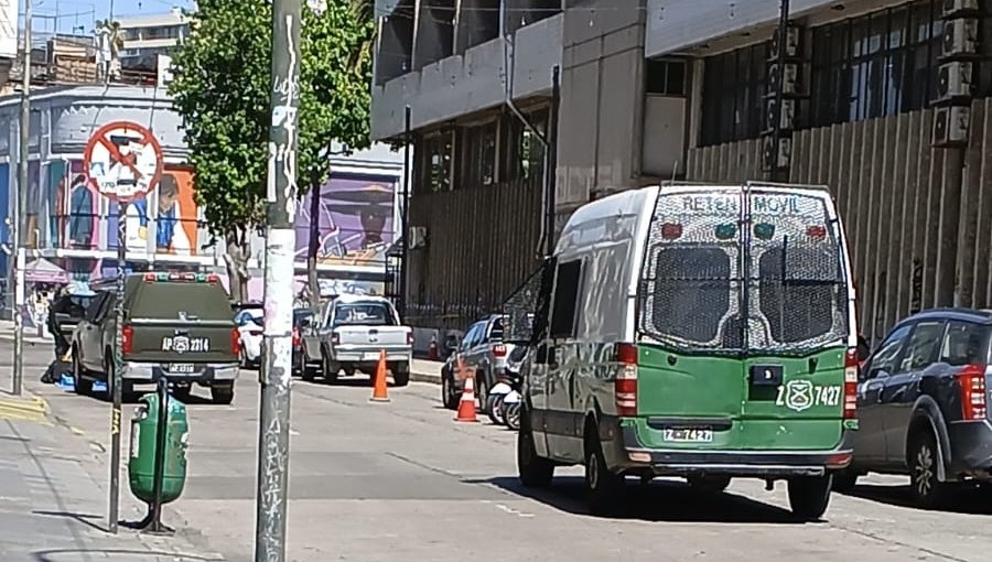 Dos procedimientos por objetos sospechosos generaron un fuerte despliegue policial en arterias de Viña del Mar y Valparaíso