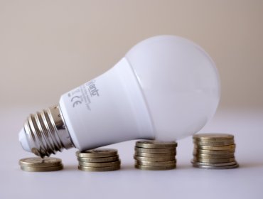 Descuento por cobros erróneos en cuentas de luz sería de solo $350 en Santiago para una cuenta de $50 mil