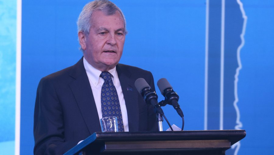 Presidente de la CChC afirma que el Presupuesto 2026 va en "línea contraria" a lo que el país requiere