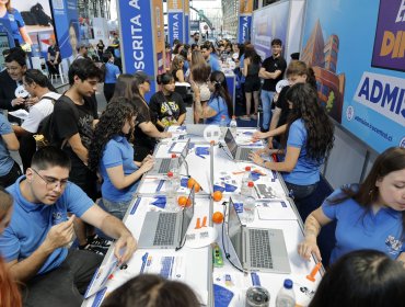 Ministerio de Educación amplió plazo para postular a gratuidad y otros beneficios estudiantiles