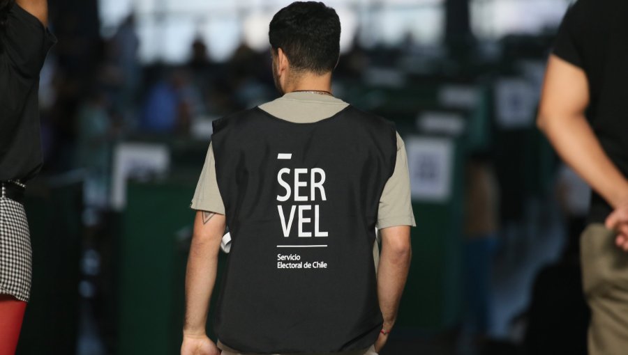 Diario Oficial publica ley que permite ahorrar $6 mil millones: Servel ya no tiene que revelar el listado de vocales en diarios de papel