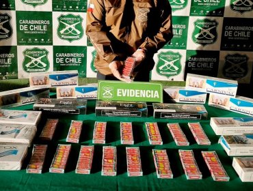 Incautan fuegos artificiales y cigarros de contrabando desde minimarket en Los Andes