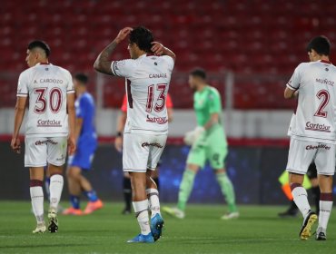 Presidente de Lanús disparó por bus apedreado por hinchas y penal favorable a la U