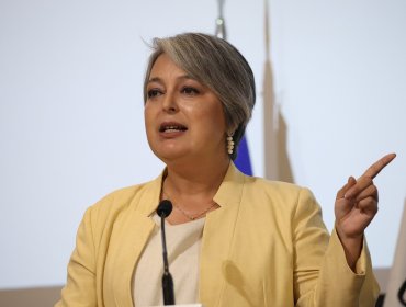 Jara dice que Kast está concentrado en "pelear" con Boric y asegura que "debe estar nervioso por las encuestas"