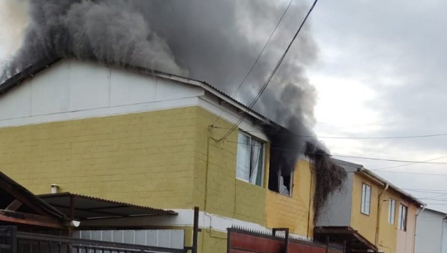 Dos lesionados deja incendio estructural registrado en el sector Los Pinos de Quilpué