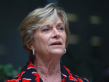 Más de 100 figuras de centro y de izquierda entregan su respaldo a candidatura de Evelyn Matthei