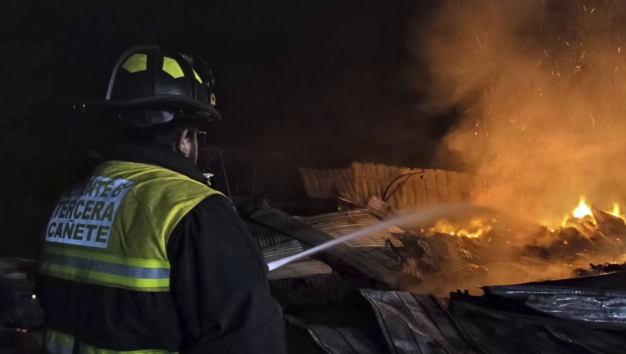 Nuevo ataque incendiario entre Cañete y Reputo: Máquinas son arrasadas por el fuego en aserradero