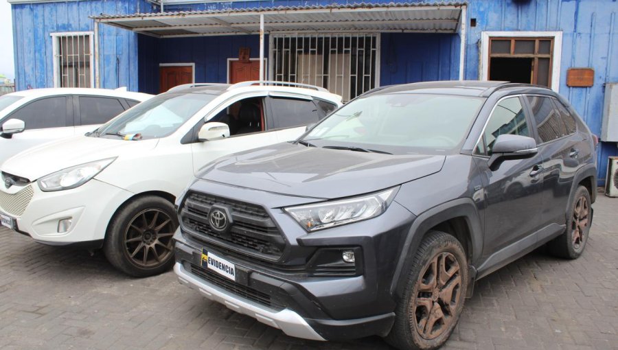 Desbaratan en Iquique a red criminal que robaba vehículos en la región de Valparaíso para canjearlos por droga y armas en Bolivia