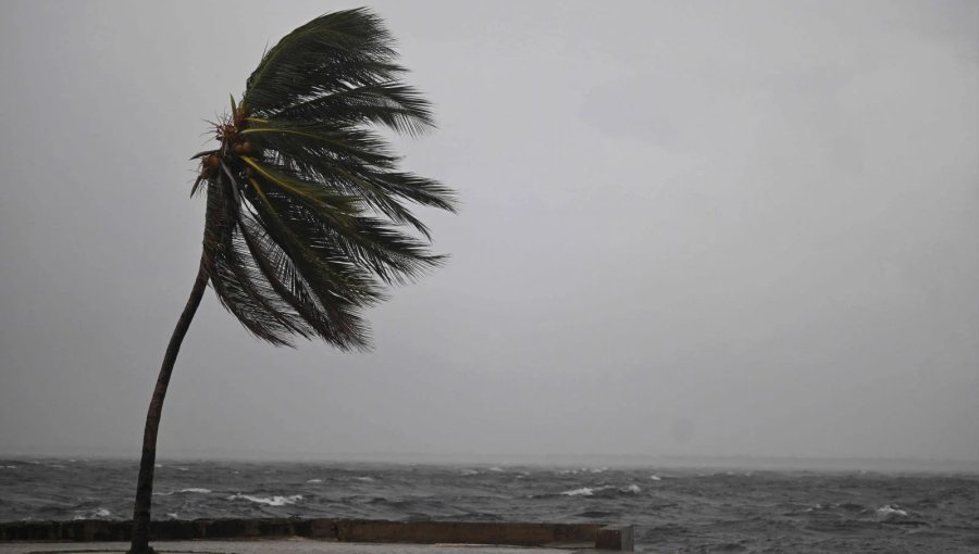 Huracán Melissa alcanza la categoría 5 y amenaza Jamaica en su avance por el Caribe